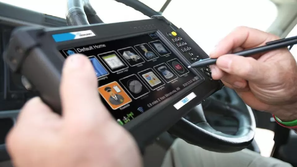 electronic logging devices (ELD) in trucking